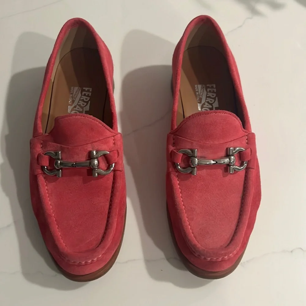 💗Salvatore Ferragamo hot pink loafers - Picture 2 of 12